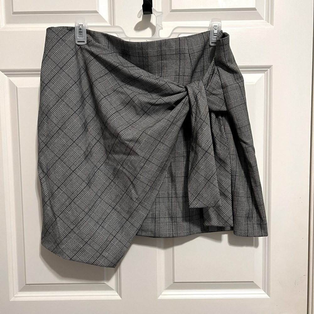 Asymmetrical fake tie front skirt